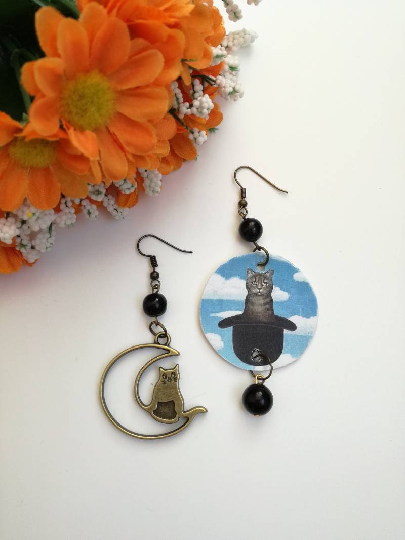 Kätzchen Renè Magritte Papier Ohrringe Anhänger Mit Black Pearl Kätzchen Renè Magritte Papier Ohrringe Anhänger Mit Black Pearl von JolieJoieCreazioni