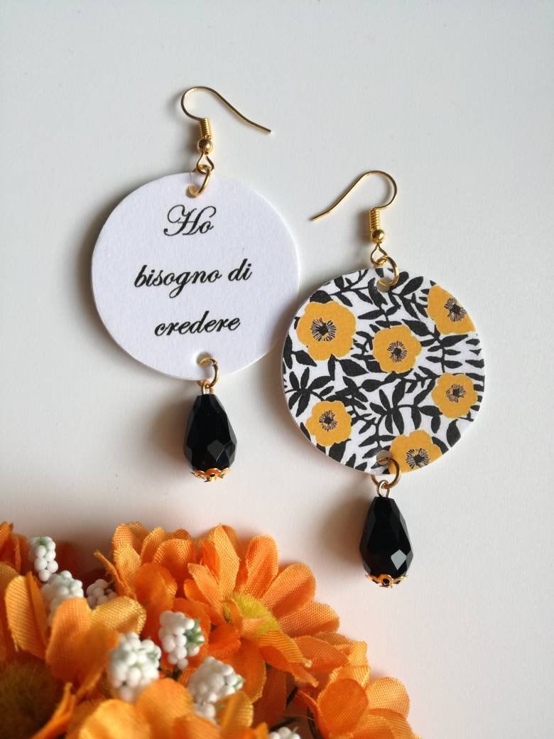 Papier Circle Anhänger Ohrringe Im Floralen Design Und Perle Schwarz Teardrop Papier Circle Anhänger Ohrringe Im Floralen Design Und Perle Schwarz Teardrop von JolieJoieCreazioni