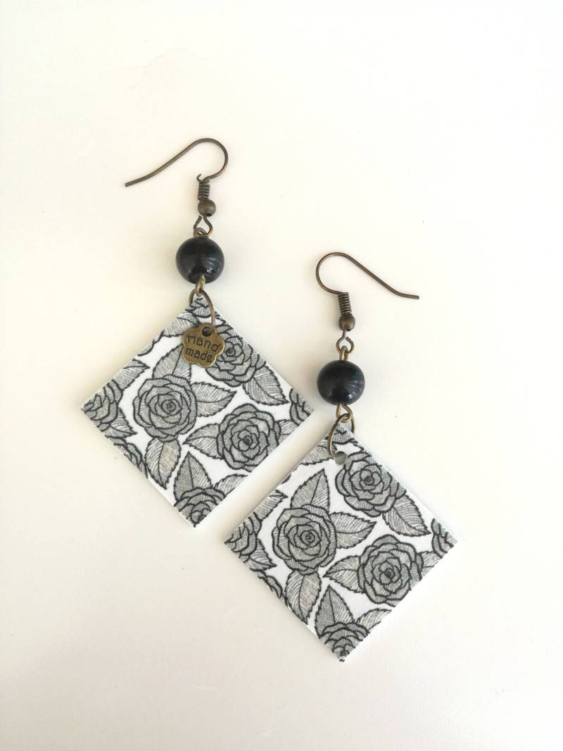 Papier Fantasy Anhänger Ohrringe in Schwarz Und Weiß Mit Black Pearl von JolieJoieCreazioni