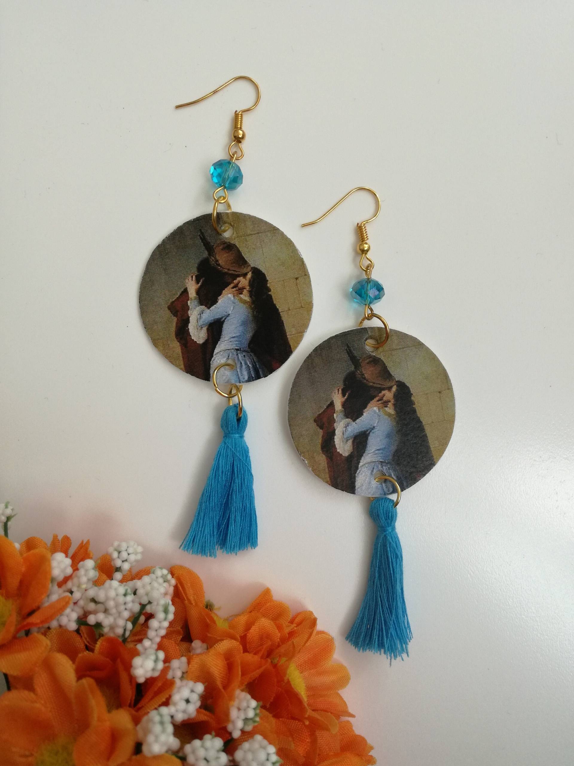 Papier-Ohrringe-Anhänger "Der Kuss" Von Francesco Hayez Mit Quasten Aus Baumwolle Papier-Ohrringe-Anhänger "Der Kuss" Von Francesco Hayez Mit Quasten Aus Baumwolle von JolieJoieCreazioni