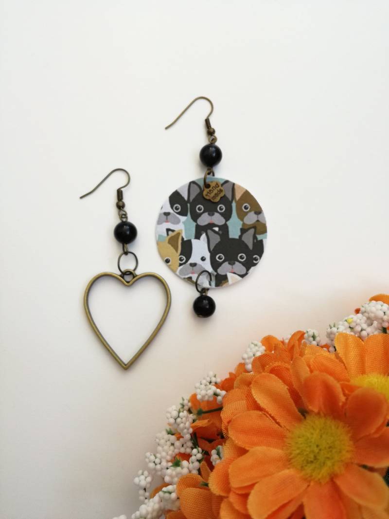 Papier Ohrringe Anhänger Mit Circle Welpen Und Herz Medaillon Papier Ohrringe Anhänger Mit Circle Welpen Und Herz Medaillon von JolieJoieCreazioni
