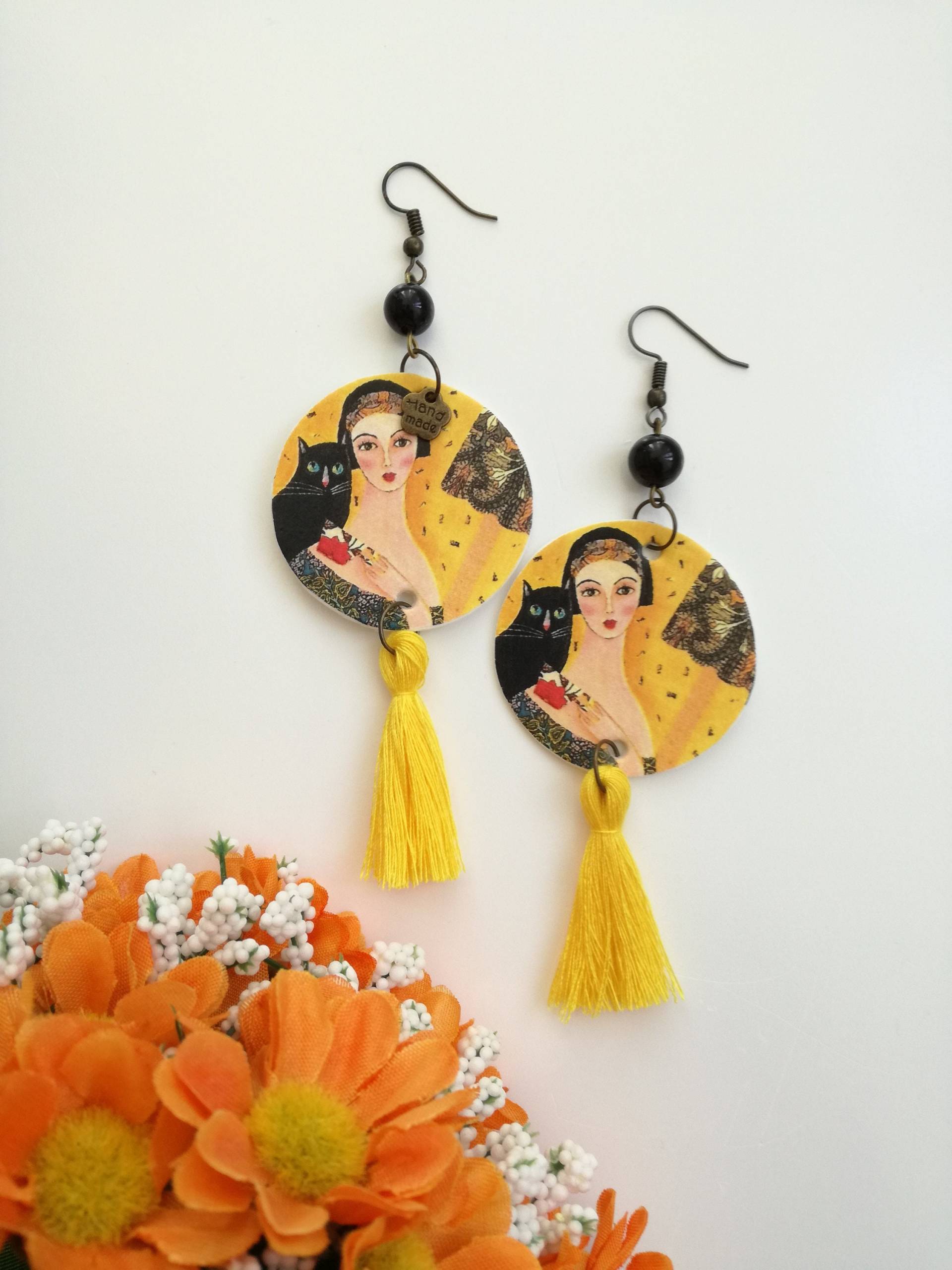 Papierohrringe Anhänger Kreisen Mit Schwarzer Katze Papierohrringe Anhänger Kreisen Mit Schwarzer Katze von JolieJoieCreazioni