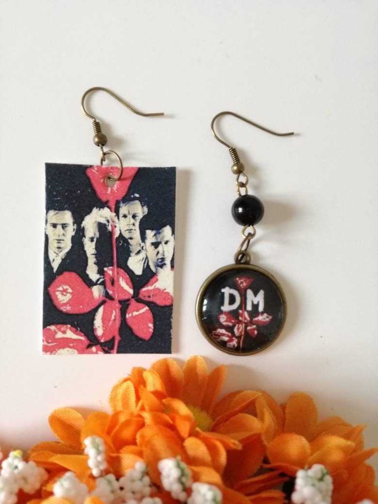 Depeche Mode Papierohrringe Mit Einem Violator Gewidmeten Anhänger Depeche Mode Papierohrringe Mit Einem Violator Gewidmeten Anhänger von JolieJoieCreazioni