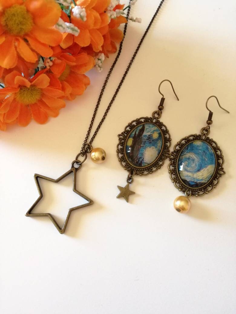 Van Gogh "Starry Night" Parure Ohrringe Mit Kamean-Anhänger Und Lange Halskette Stern-Anhänger Haltbarkeit Perle Van Gogh "Starry Night" Parure Ohrringe Mit Kamean-Anhänger Und Lange Halskette Stern-Anhänger Haltbarkeit Perle von JolieJoieCreazioni