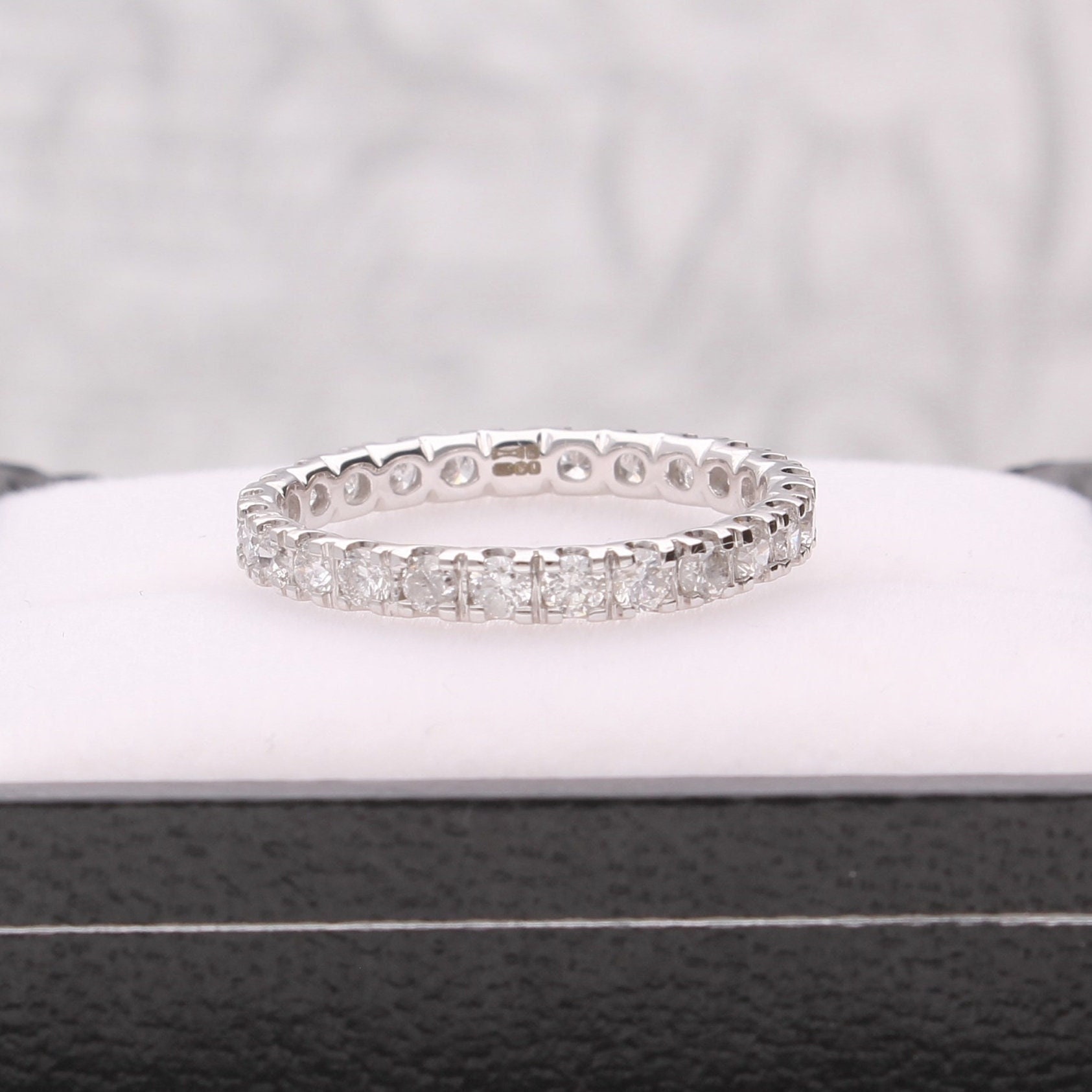 1.00Ct Diamant Neu 9Carat Weißgold Full Eternity Band, Modering von JollysJewellers