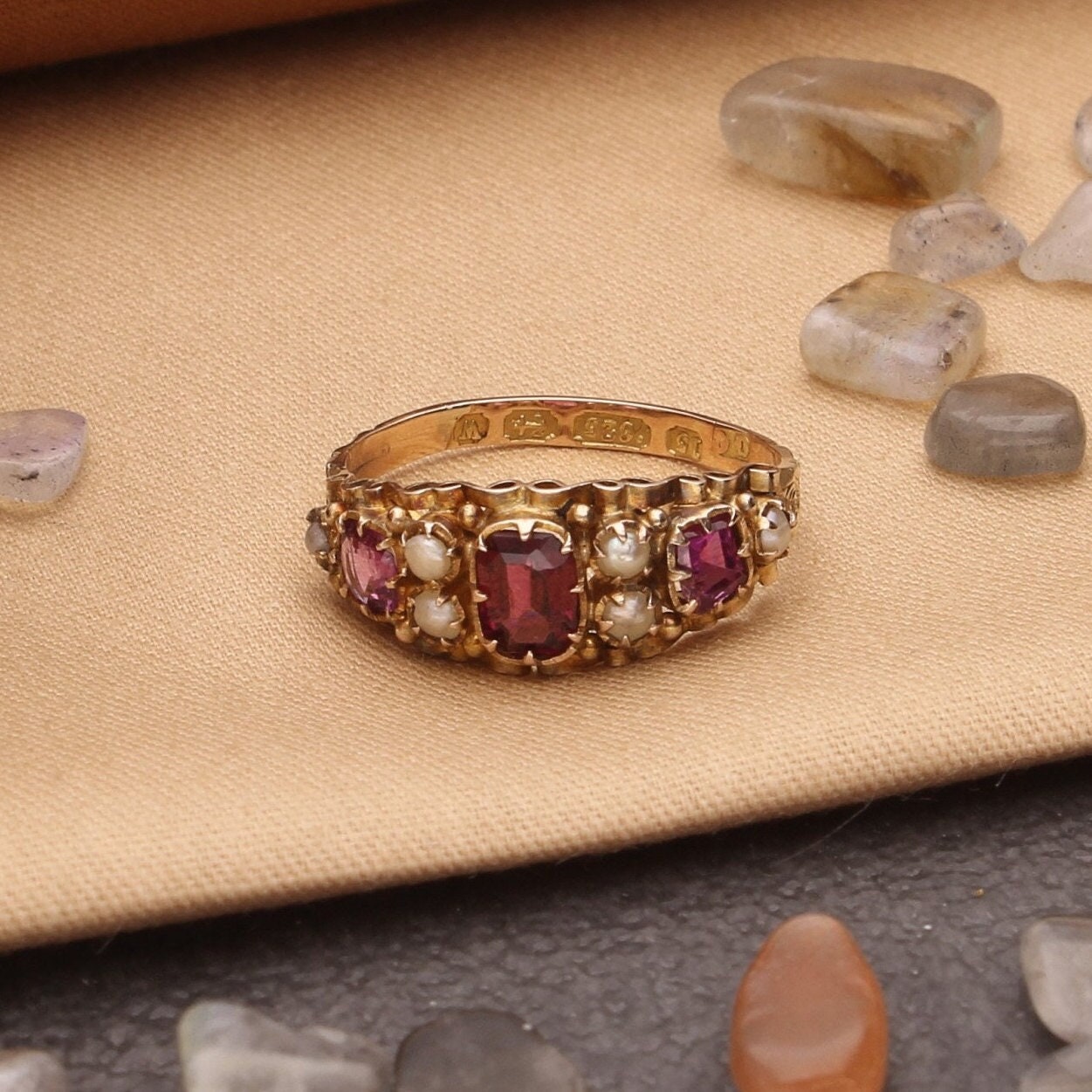 Amethyst, Granat & Perle Antik 15Carat Gelbgold Cluster Ring, Mode Edelstein Ring von JollysJewellers