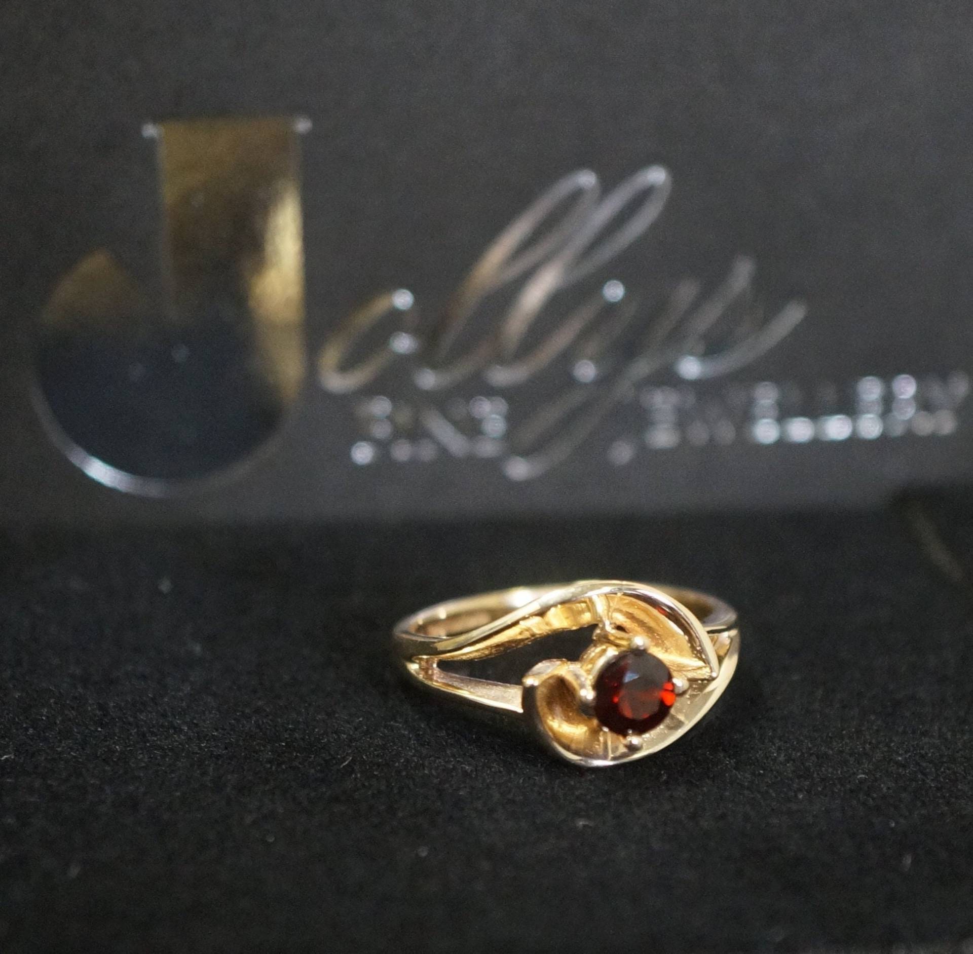 Granat 9Carat Gelbgold Solitär Ring, Mode Edelstein Ring von JollysJewellers