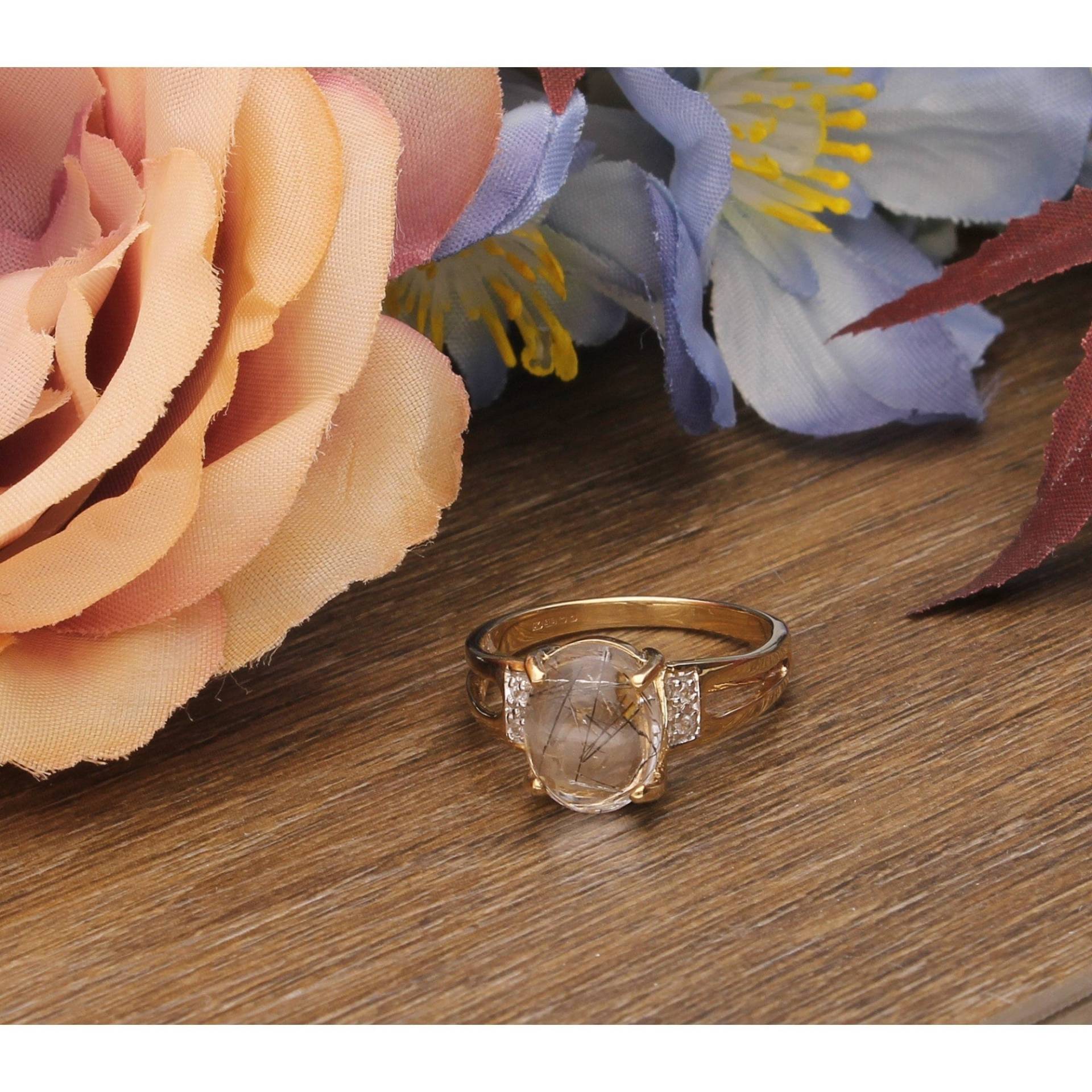 Quarz Mit Turmalin Nadeln & Diamant 9Carat Gelbgold Solitär Und Akzente Ring, Mode Edelstein Ring von JollysJewellers