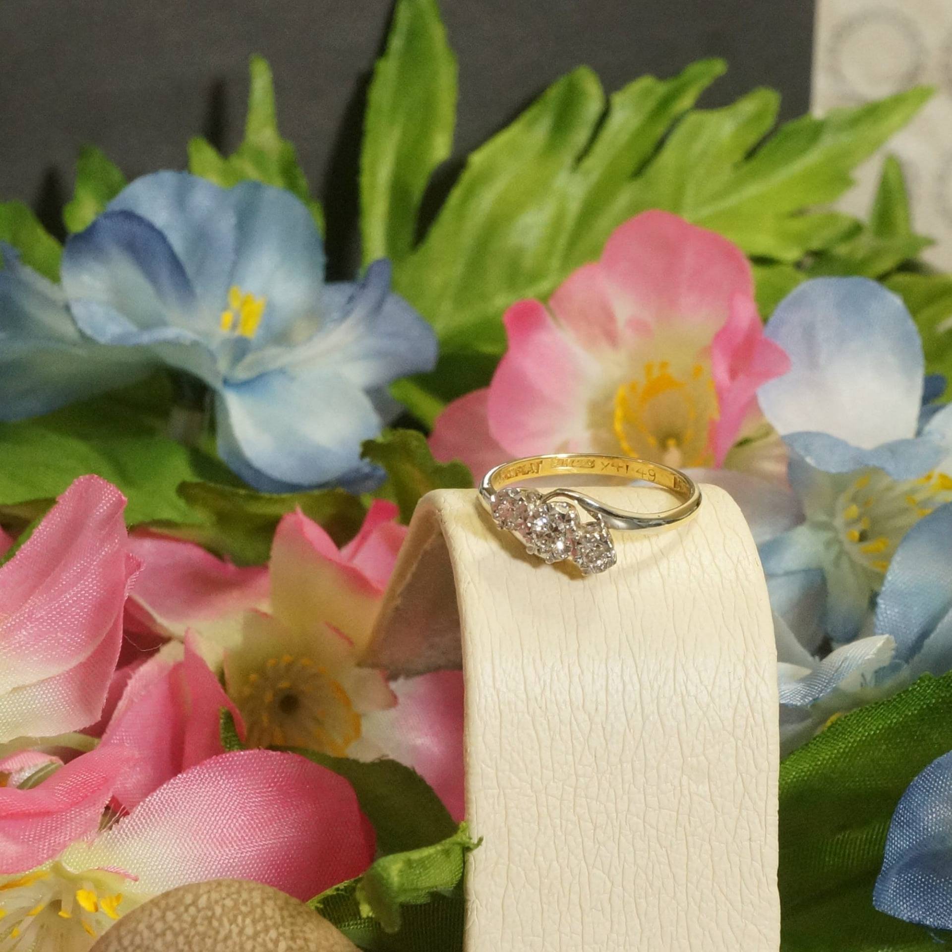 Vintage 0, 25Ct Diamant 18Carat Gelbgold & Platin Drei-stein Ring, Mode Ring von JollysJewellers
