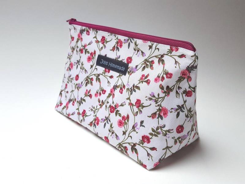 Kosmetiktäschchen/Etui Josephine Weiß-Rosa Röschen von JolysHomemade