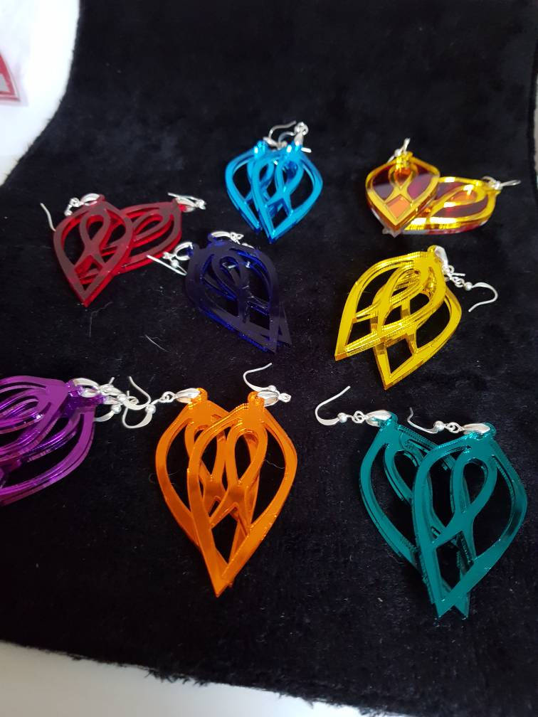 Schöne Farbe Laser Geschnitten Ohrringe Der Devon Künstlerin Und Designerin Sally Moore. Einführungspreis Schöne Farbe Laser Geschnitten Ohrringe Der Devon Künstlerin Und Designerin Sally Moore. Einführungspreis von JonHenrysCurios