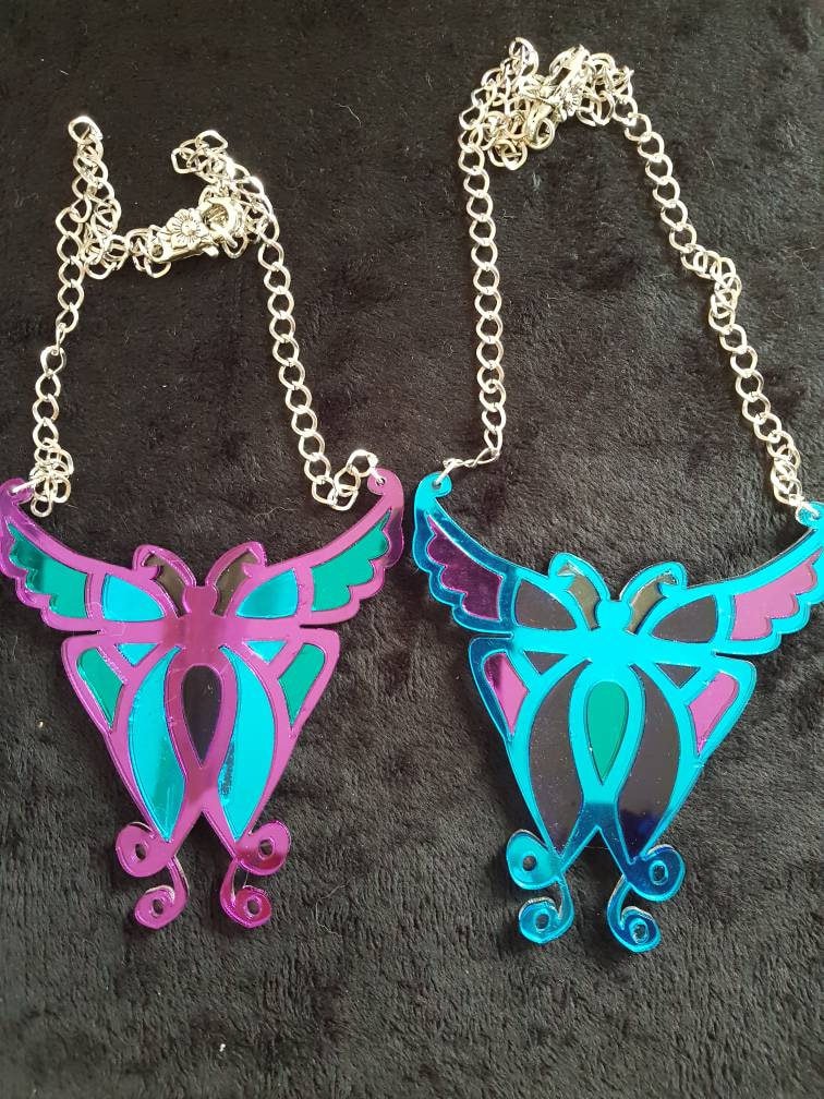 statement Laser Cut Schmetterlingshalskette Der Devon Künstlerin Und Designerin Sally Moore. Einführungspreis von JonHenrysCurios
