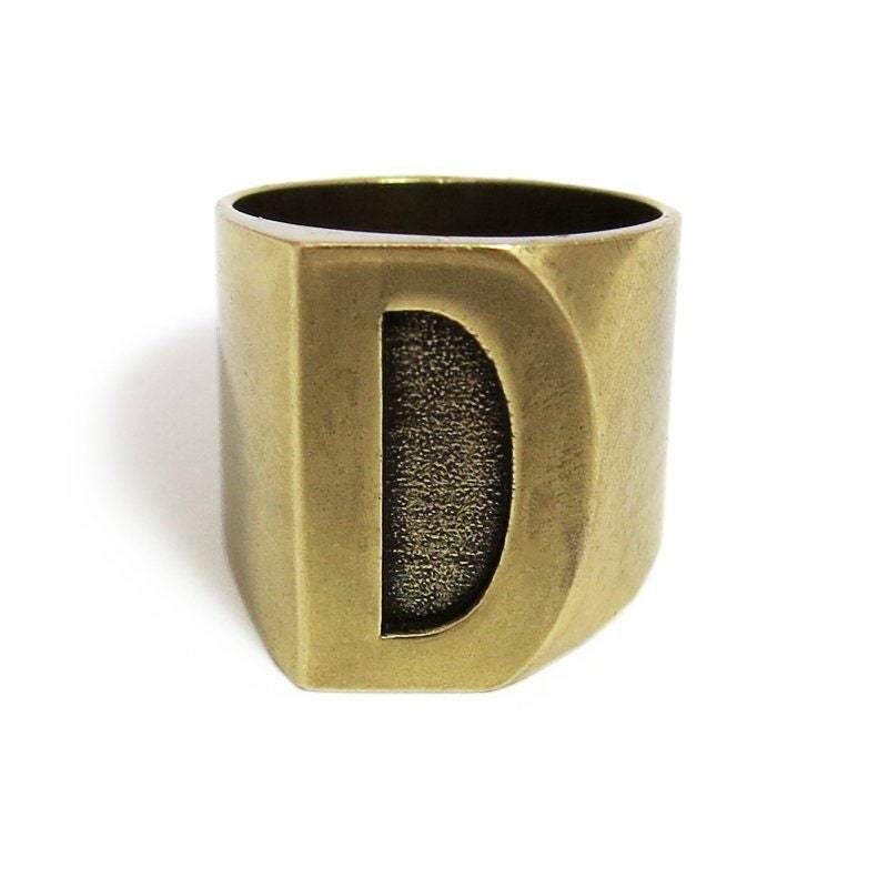 Personalisierter Initial Schmuck, Stapelring, D Ring, Großer Unisex Namensring, Signet Monogramm Buchstaben Ring von JonJonJewel