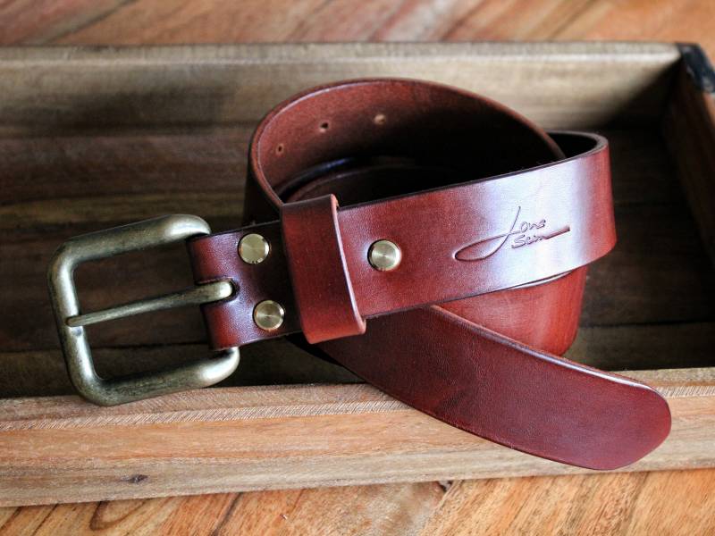 stabiler Herren Gürtel Aus Rindsleder - 40 Mm Rosskastanie Messing Elemente Handgefertigt Langlebig & Elegant Ideales Geschenk von JonasLederhandwerk