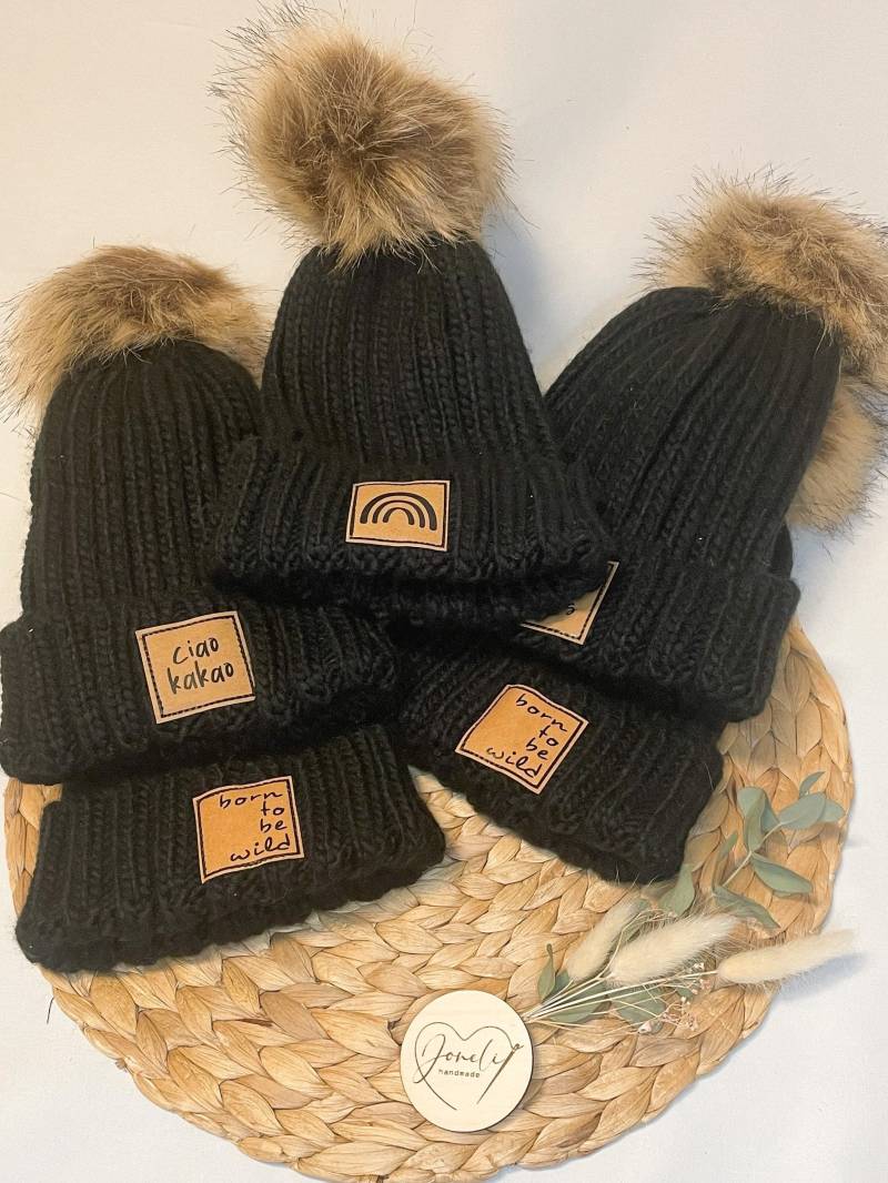Kinder Mütze Mit Fellbommel, Wintermütze Schwarz Personalisierbar von JoneliHandmade