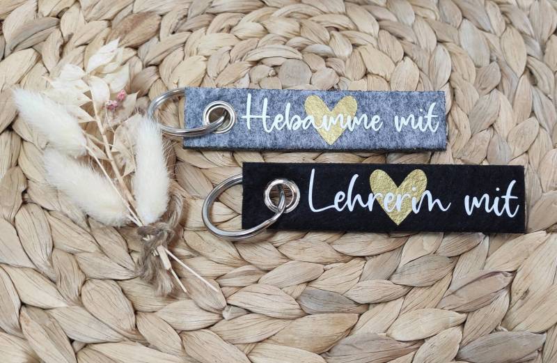Lehrerin Mit Herz + Hebamme Schlüsselanhänger Aus Filz Oder Kunstleder von JoneliHandmade