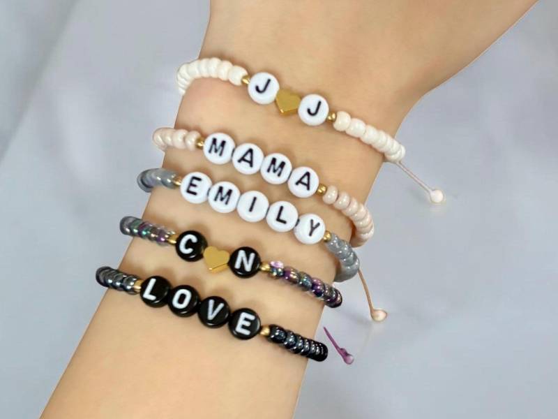 Buchstabenperlen Armband, Perlenarmband Personalisiert Name Initialen Freundschaftsarmband Liebe Freundschaft Geschenk von Jonellaa