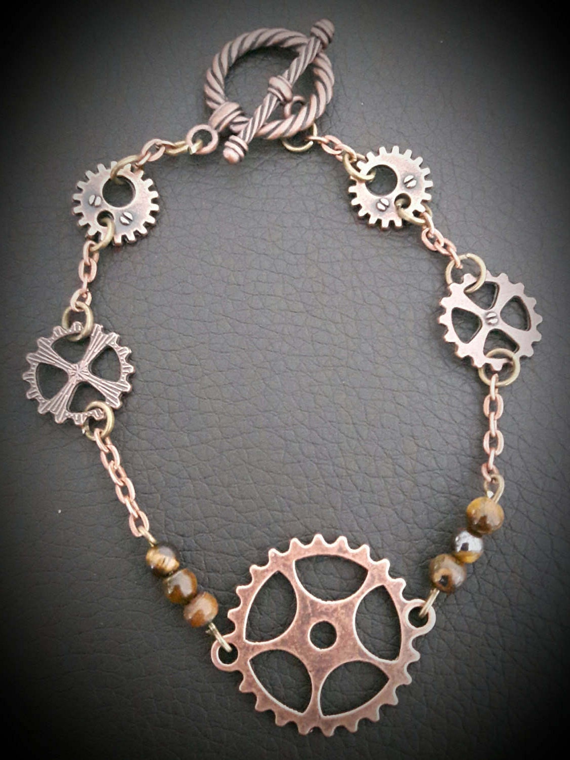 steampunk-stil Kupfer Und Tiger Eye Armband steampunk-stil Kupfer Und Tiger Eye Armband von JonnasMagicalRealms