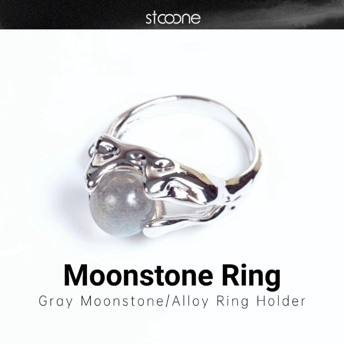 Stooone Moonstone Ring - Natural Crystal Jewelry Handmade Adjustable Alloy Band Healing Stone For Balance, Love & Inner Strength Stooone Moonstone Ring - Natural Crystal Jewelry Handmade Adjustable Alloy Band Healing Stone For Balance, Love & Inner Strength von Jooier