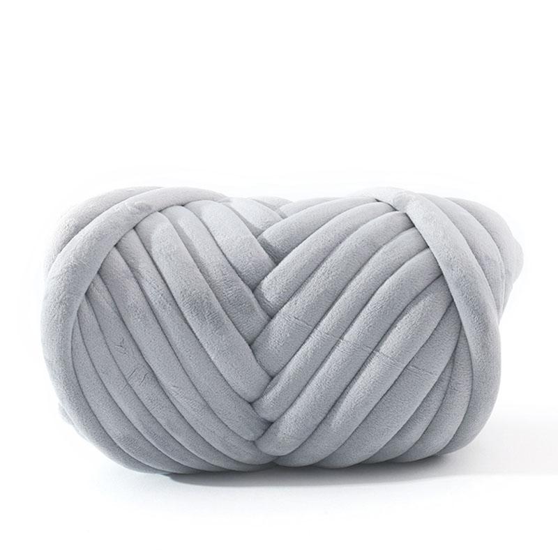 0,5/1 kg Handstrick-Samt-Grobgarn, superweich, DIY-Decke, DIY, sperriges Garn, Wurfkissen, Haustierbett 1kg silber/grau von Joom DACH