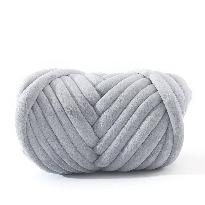 0,5/1 kg Handstrick-Samt-Grobgarn, superweich, DIY-Decke, DIY, sperriges Garn, Wurfkissen, Haustierbett 1kg silber/grau von Joom DACH