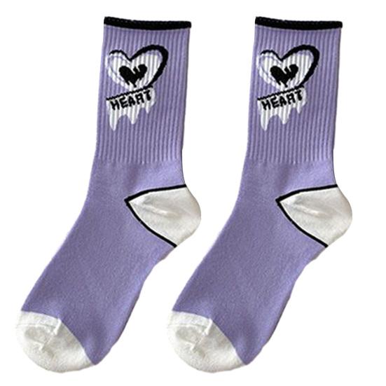 1 Paar mittlere Wadensocken, koreanische Herz-Stickerei, Kawaii-Hip-Hop-Farbabstimmung, rutschfest, weich, geruchsneutral, Schweißabsorption, Damen-Sportsocken für vier Jahreszeiten violett von Joom DACH
