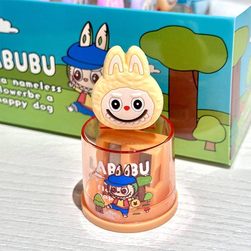1 Stück Cartoon Tragbarer Niedlicher Bleistiftspitzer Labubu Kawaii Doppel Loch Bleistiftspitzer Bürobedarf Schüler Schreibwaren Geschenke ONESIZE 1 Stück Cartoon Tragbarer Niedlicher Bleistiftspitzer Labubu Kawaii Doppel Loch Bleistiftspitzer Bürobedarf Schüler Schreibwaren Geschenke ONESIZE von Joom DACH