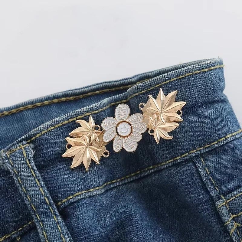 1 Stück Jeansschnalle, Taillenverschluss, Taillenknopf festziehen, abnehmbare Metallstifte, verstellbarer Taillenclip, Ornamentknopf, Gürtelschnalle von Joom DACH