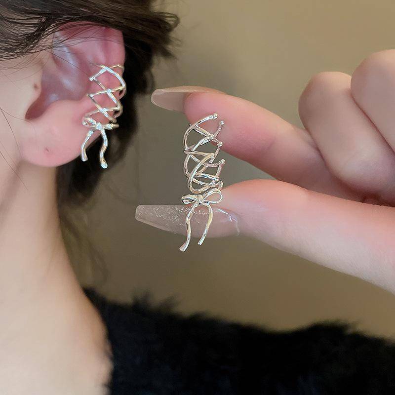 1 Stück Mode Silber Farbe Bogen Kreuz Ohrclip Ohrringe für Frauen Minimalist Metall Ohne Piercing Ohr Manschette Y2K Schmuck Geschenke silber von Joom DACH
