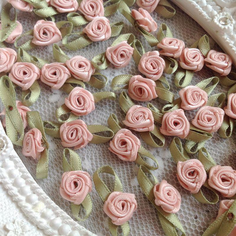 100 Stück Mini-Rosen-Blumen-Köpfe-Patch, Satin-Applikationen, handgefertigt, DIY, Nähen, Basteln, für Hochzeitsdekoration, Zubehör rosa von Joom DACH