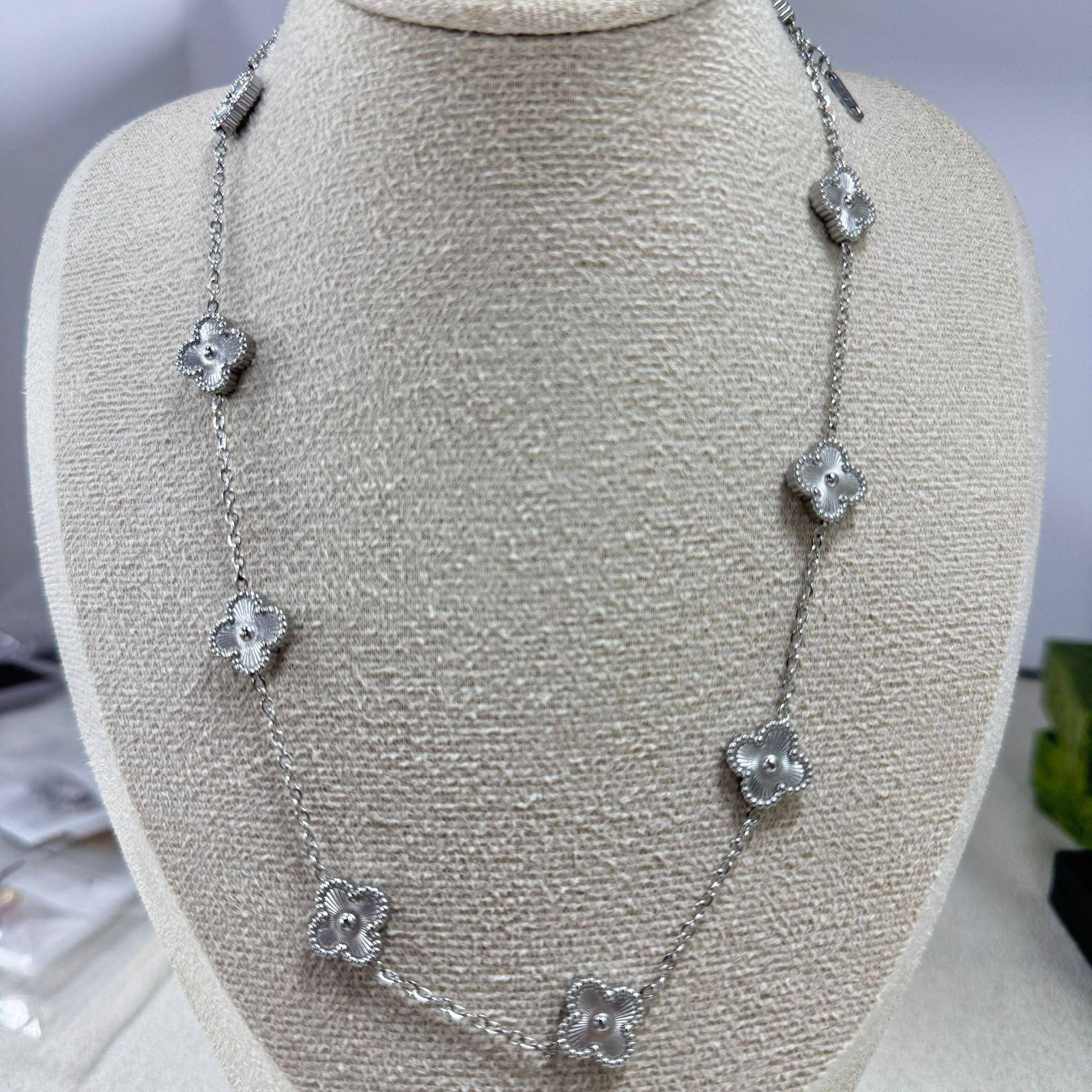 13MM Vierblättriges Kleeblatt Zehn Blüten Halskette Collier Kette Luxus Mode Verliert keine Farbe Titanstahl Collier für Männer und Frauen von Joom DACH