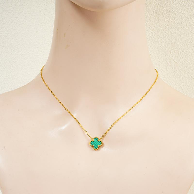 13mm Hochwertige Titanstahl-Halskette mit vierblättrigem Kleeblatt Verliert keine Farbe Damen-Halskette Glücksklee Schlüsselbeinkette 18K grün von Joom DACH