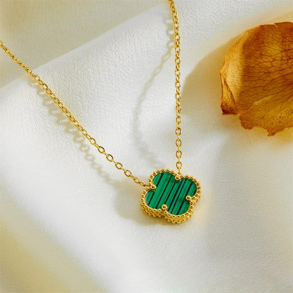 15MM Doppelseitige Titanstahl Halskette mit vierblättrigem Kleeblatt Einfache Damen Schlüsselbeinkette Netzrote Schmuckstücke grün von Joom DACH