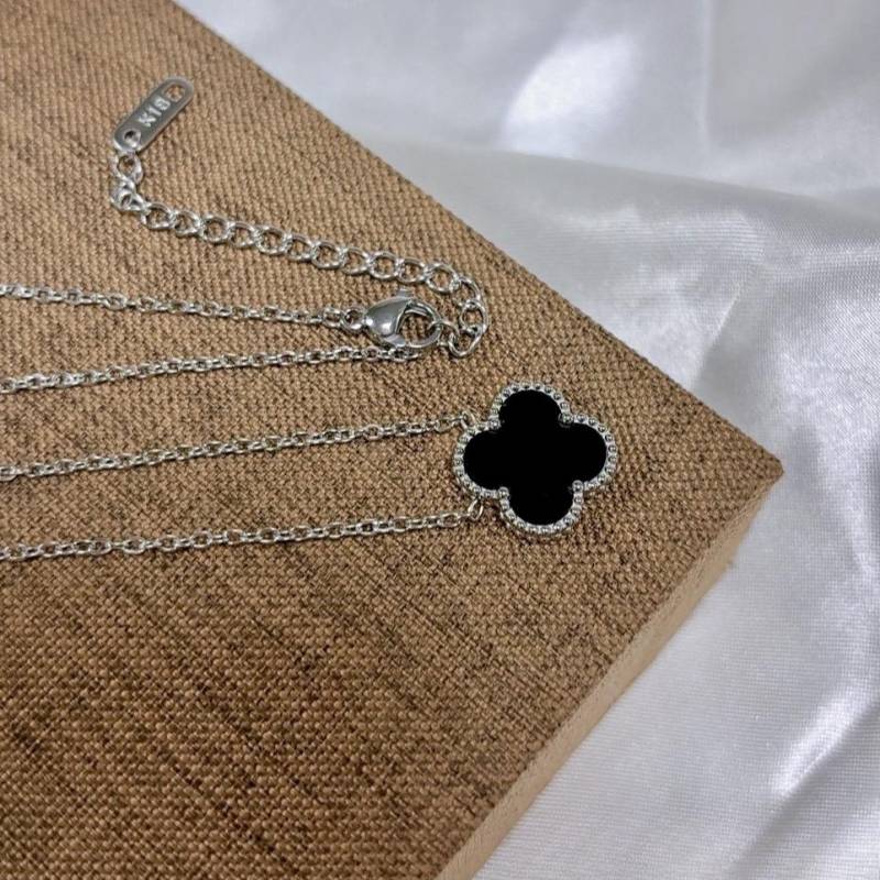 15MM Doppelseitige Titanstahl Halskette mit vierblättrigem Kleeblatt Einfache Damen Schlüsselbeinkette Netzrote Schmuckstücke von Joom DACH