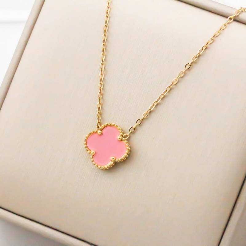 15mm Doppelseitige Titanstahl Vierblättriges Kleeblatt Halskette Damen Schlichte Titanstahl Schlüsselbeinkette Halskette Netz Roter Schmuck von Joom DACH