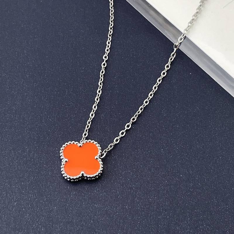 15mm Doppelseitige Titanstahl Vierblättriges Kleeblatt Halskette Damen Schlichte Titanstahl Schlüsselbeinkette Halskette Netz Roter Schmuck von Joom DACH