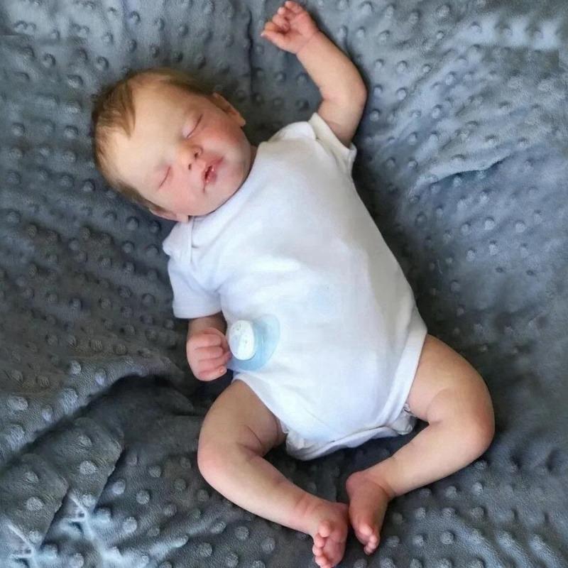 18'' 46 cm fertige Reborn-Puppe Sam, lebensechte schlafende Neugeborenenpuppe mit weichem Baumwollkörper, 3D-Haut, sichtbare Adern mit verwurzeltem Haar, recycelte Babypuppen für Kinder cloth body von Joom DACH