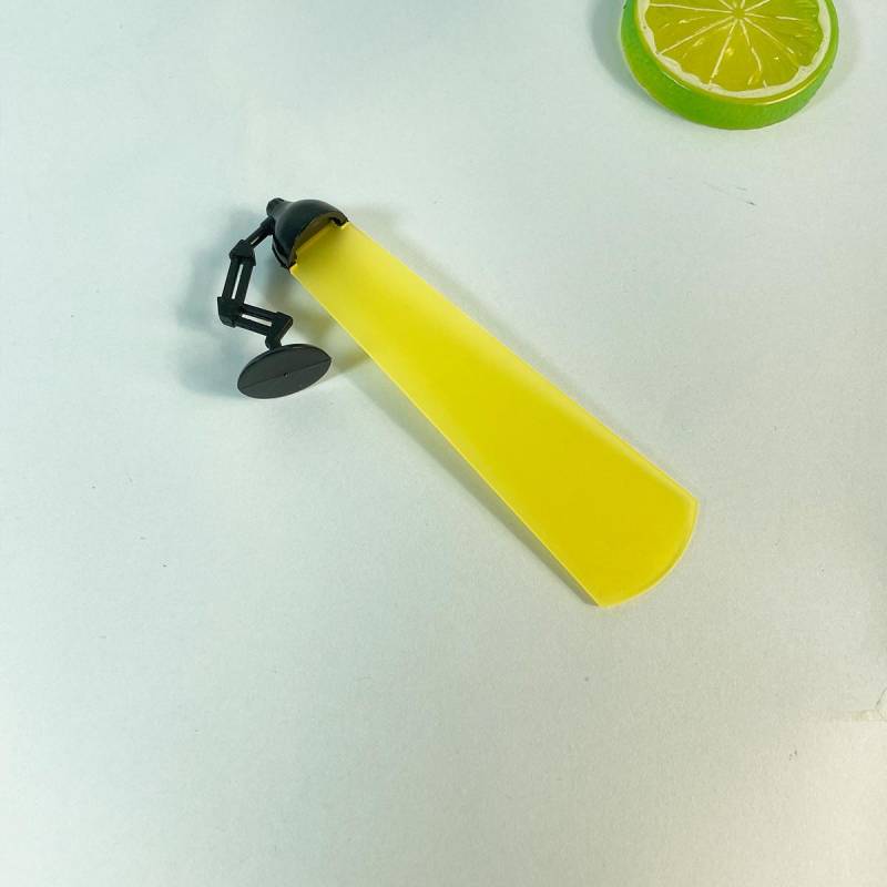1 Stück Kreative Schreibtischlampe geformt 3D Kunststoff Lesezeichen Simulation Licht Highlight Transparent Lesetafel Schüler Lehrer Geschenke schwarz von Joom DACH