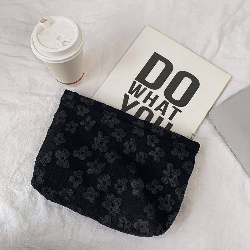 1pc Mode Relief Blumen Druck Kosmetik Tasche Leinwand Waschen Tasche Große Kapazität Frauen Reisen Kosmetik Tasche Make-Up Lagerung taschen 28*22cm 1pc Mode Relief Blumen Druck Kosmetik Tasche Leinwand Waschen Tasche Große Kapazität Frauen Reisen Kosmetik Tasche Make-Up Lagerung taschen 28*22cm von Joom DACH