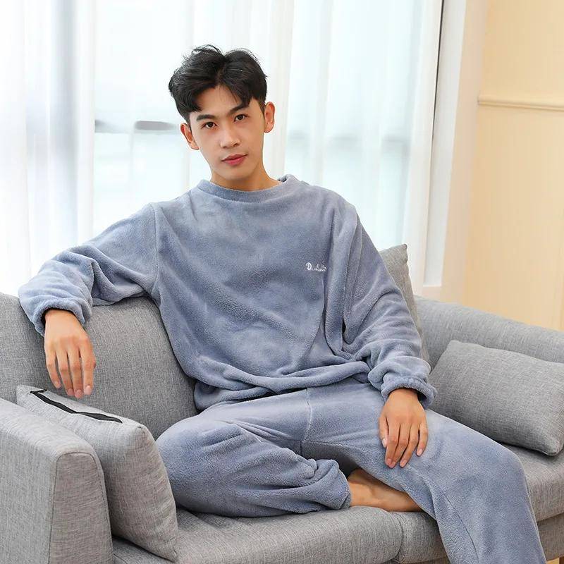 2 Stück/Set Verdickter warmer Herren-Korallenfleece-Pyjama Herbst und Winter Hauskleidung Lange Ärmel und lange Hosen Einfarbig Weich Average(60-75kg) blau von Joom DACH