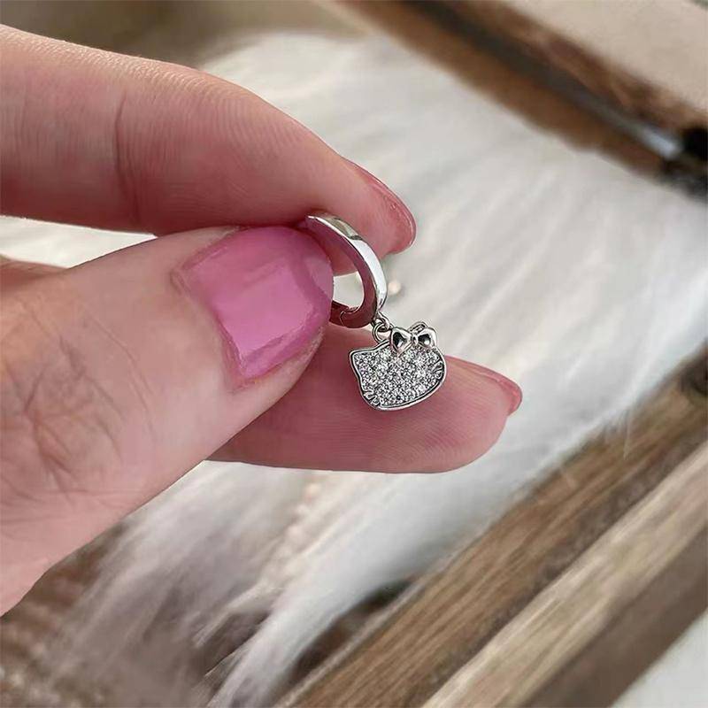 2 Stück Kawaii Hello Kitty Ohrringe Student Spice Girl Diamanten Süßes Liebliches Mädchen Ohrclip Geschenk von Joom DACH