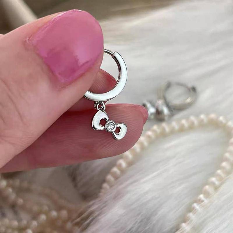 2 Stück Kawaii Hello Kitty Ohrringe Student Spice Girl Diamanten Süßes Liebliches Mädchen Ohrclip Geschenk von Joom DACH