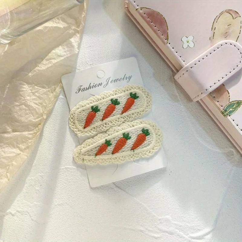 2 Stücke Süße Mädchen Stickerei Haarnadel Spitze Seite Clip Niedliche Haarschmuck Pastoralen Stil Obst Muster Kopfbedeckungen carrot von Joom DACH