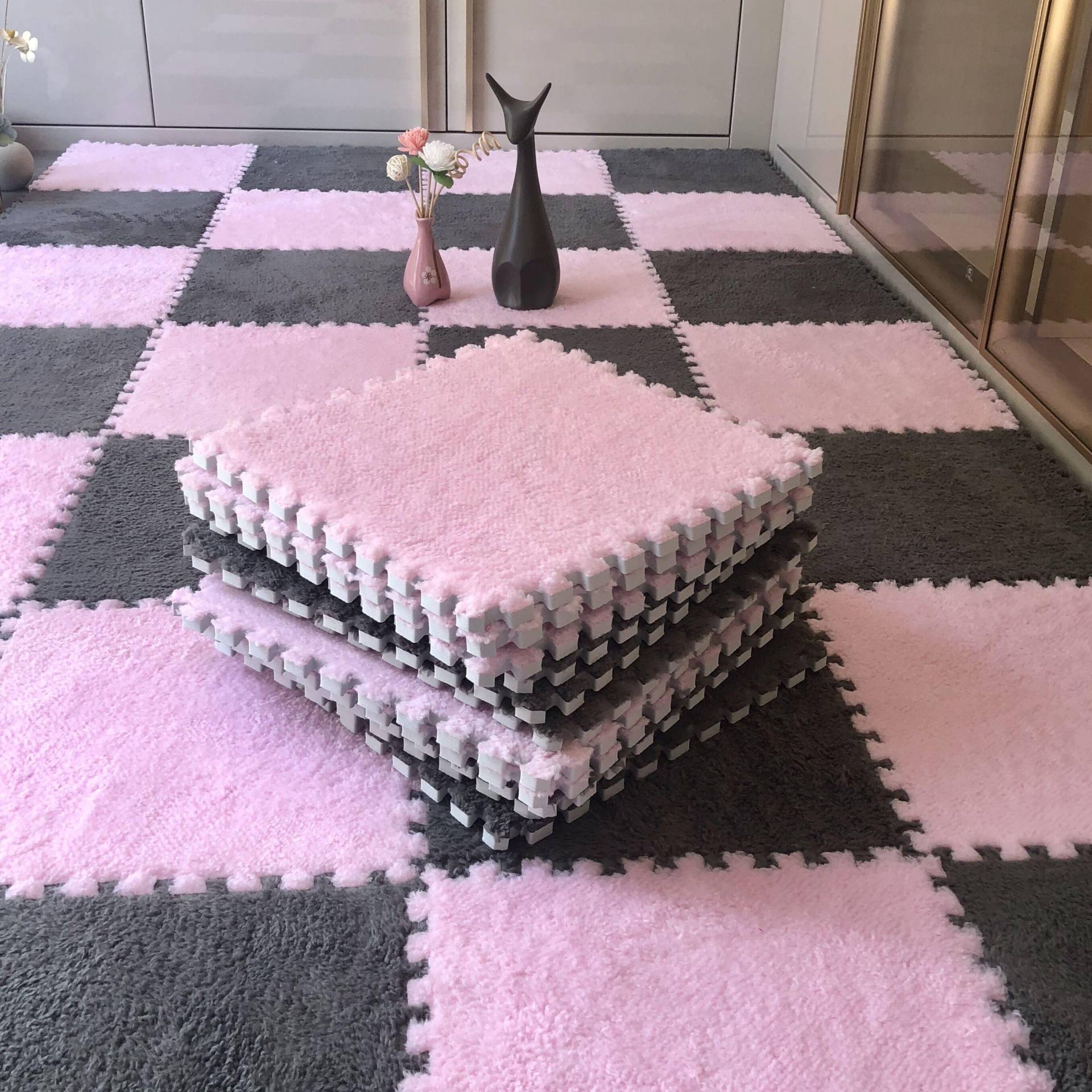 20 Stück Weicher Plüsch Kinderteppich Baby Spielmatte Kinderteppiche Spielzeug EVA Schaum Kindermatte Puzzle Ineinandergreifende Bodenmatten 30*30 CM 20pcs rosa/grau von Joom DACH