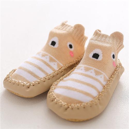 2022 neugeborenes Baby Socken mit Gummisohlen Säuglingsbabys Mädchen Jungen Schuhe Frühling Herbst Baby Bodensocken Rutschfeste weiche Sohle Socke für Mädchen Jungen L for 13-18m von Joom DACH
