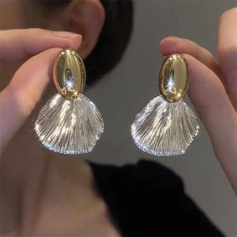 2023 Neue Vintage Silberfarbe Metall Große Muschel Ohrstecker für Frauen Mode Punk Geometrie Hängeohrringe Schmuck von Joom DACH