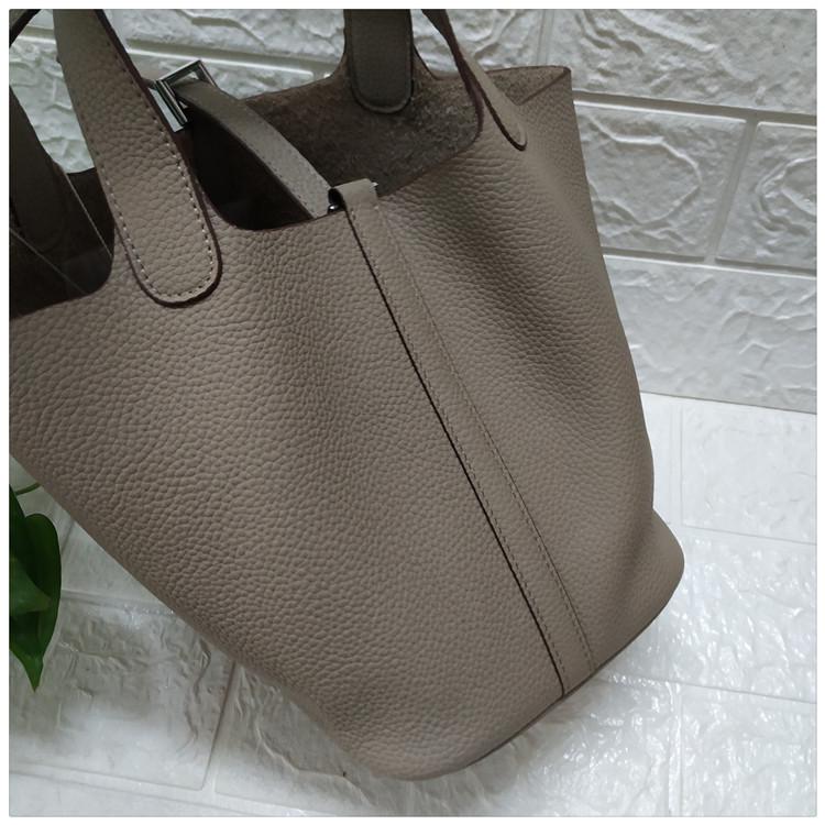 2024 Damen-Tragetasche aus echtem Leder – Handtasche aus Rindsleder mit großem Fassungsvermögen 22cm 2024 Damen-Tragetasche aus echtem Leder – Handtasche aus Rindsleder mit großem Fassungsvermögen 22cm von Joom DACH