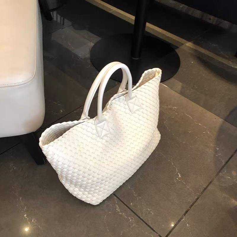 2024 Handgewebte Trage- und Umhängetasche für Damen mit großem Fassungsvermögen für die Reise von Joom DACH