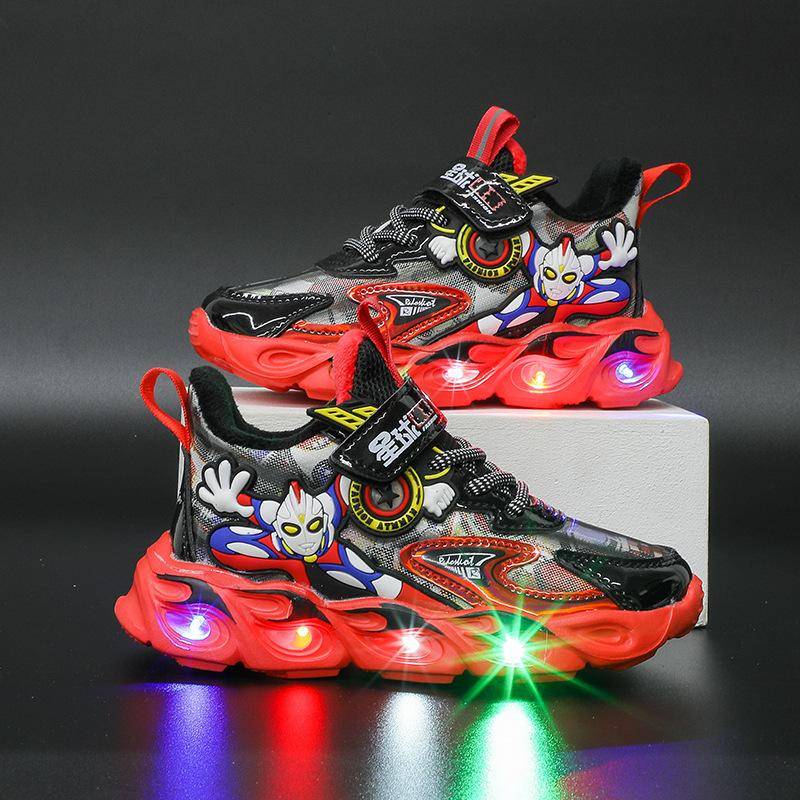 2024 leuchtende Jungen leuchtende Schuhe Turnschuhe mit Lichtern Schuhe Kinder Cartoon Led Licht Schuhe Flut 33 rot von Joom DACH