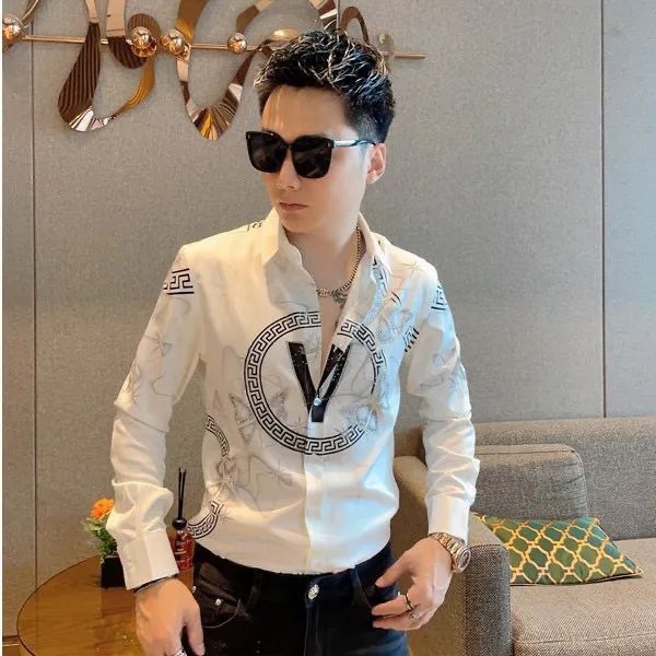 2024 neue Sommer Elegante Mode Gothic Lose Beiläufige Hübscher männer Hemd Männer Tragen Print Button V-ausschnitt Langarm chic Tops XL weiß von Joom DACH